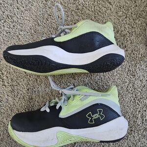 Under Armour Kids Black and Green Shoes